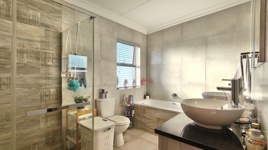 3 Bedroom Property for Sale in Hartenbos Heuwels Western Cape